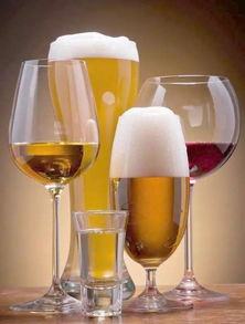 酒精飲料的利與弊 白酒、啤酒、葡萄酒及脫醇酒的全面解析